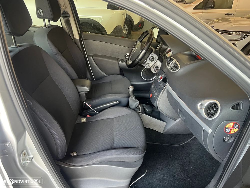 Renault Clio 1.5 dCi Dynamique S - 13