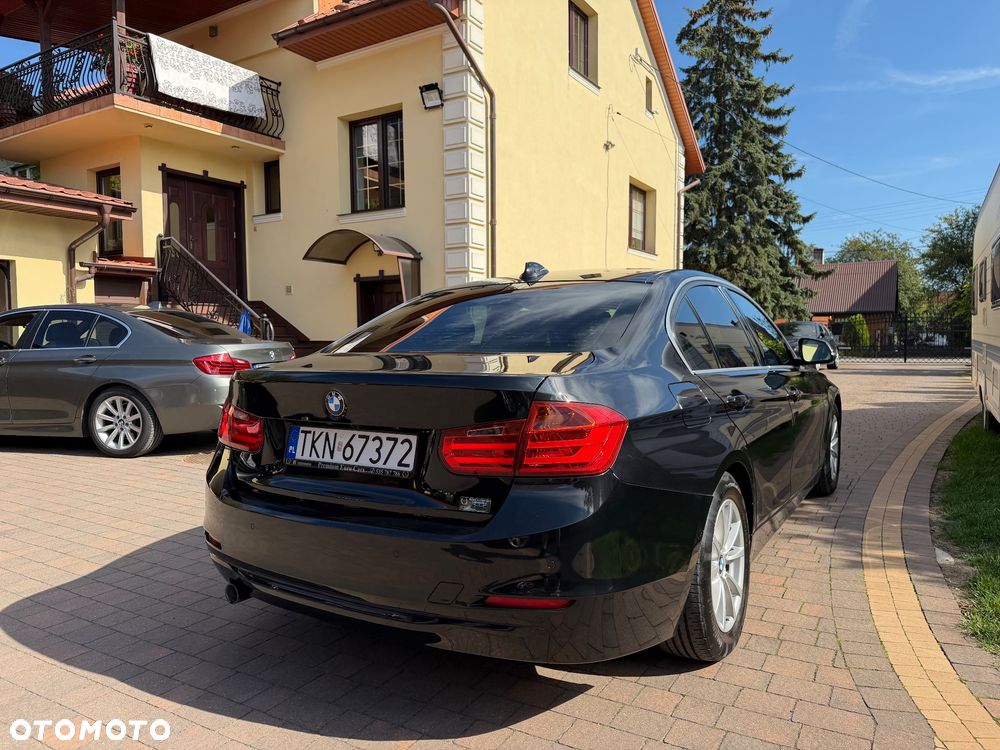 BMW Seria 3 320d Efficient Dynamic Edition Sport Line - 17