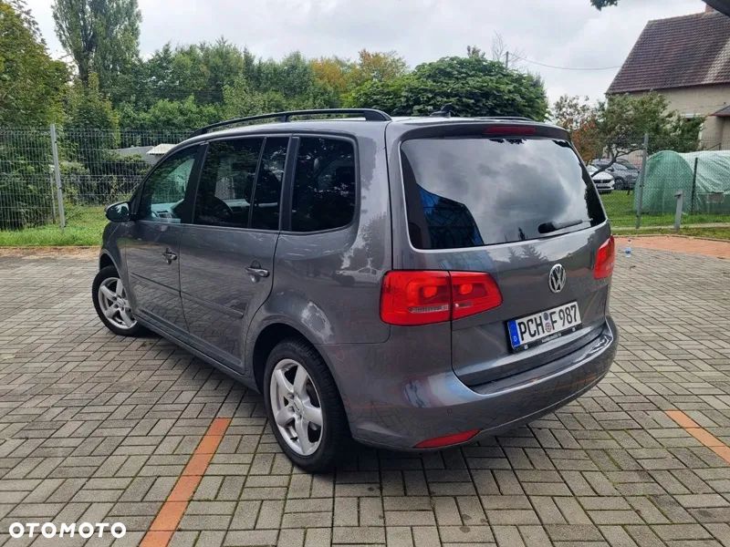 Volkswagen Touran 2.0 TDI Highline - 2