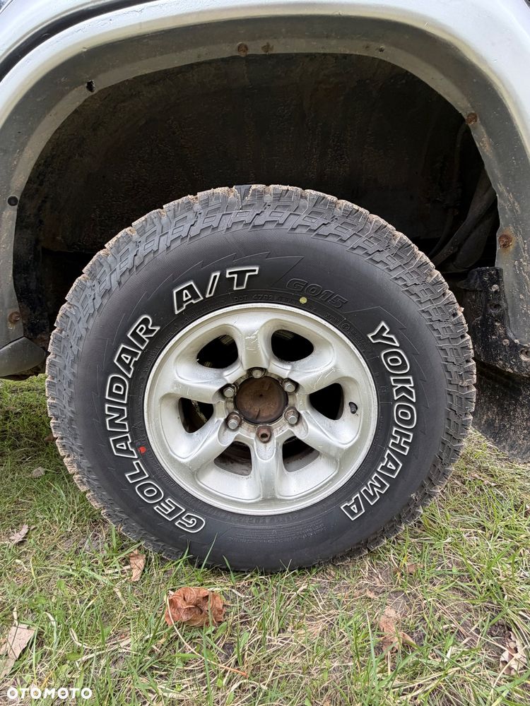 Mitsubishi Pajero - 12