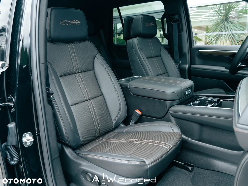 Chevrolet Tahoe - 26