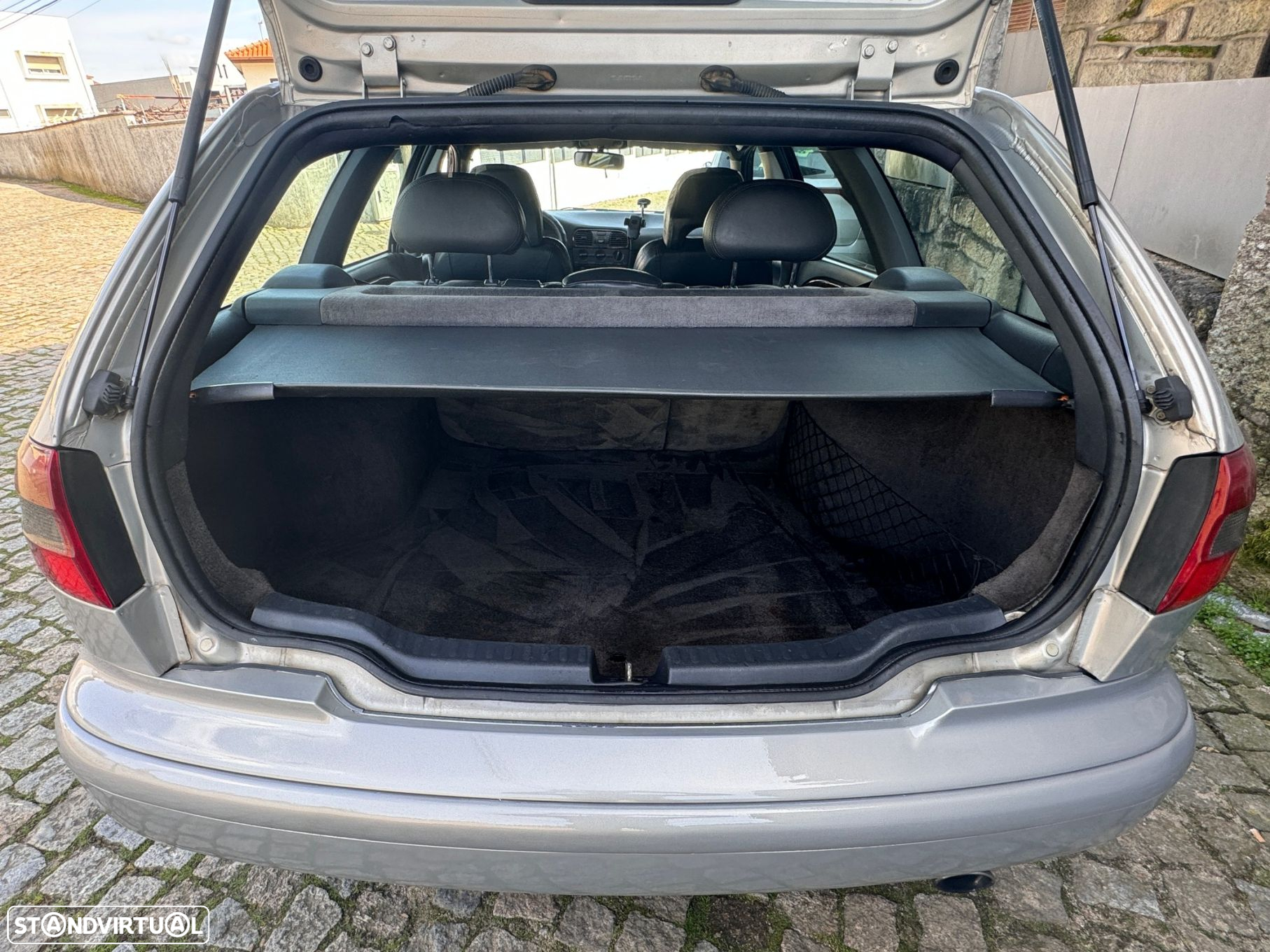 Volvo V40 1.9 TD - 25