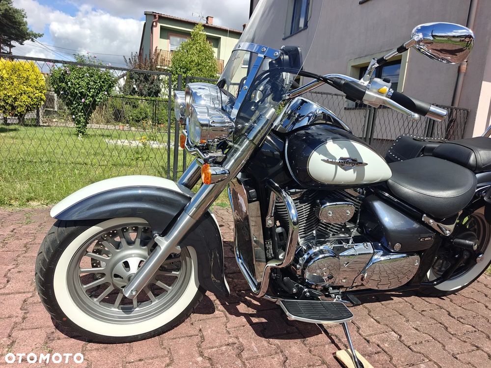 Suzuki Intruder - 17