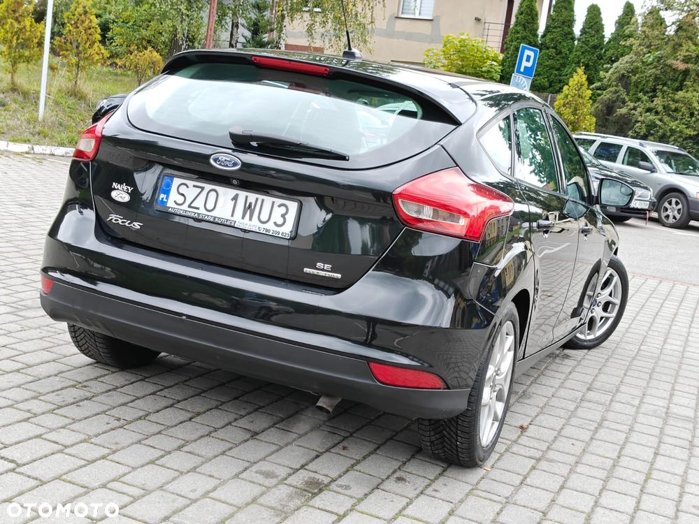 Ford Focus 2.0 16V Ghia - 25