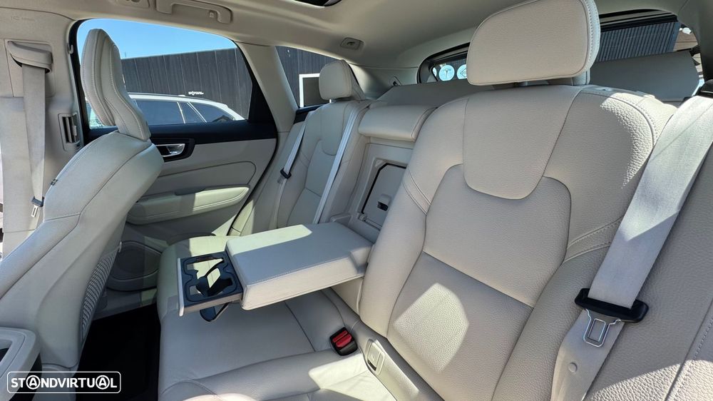 Volvo XC 60 2.0 B4 Momentum - 10