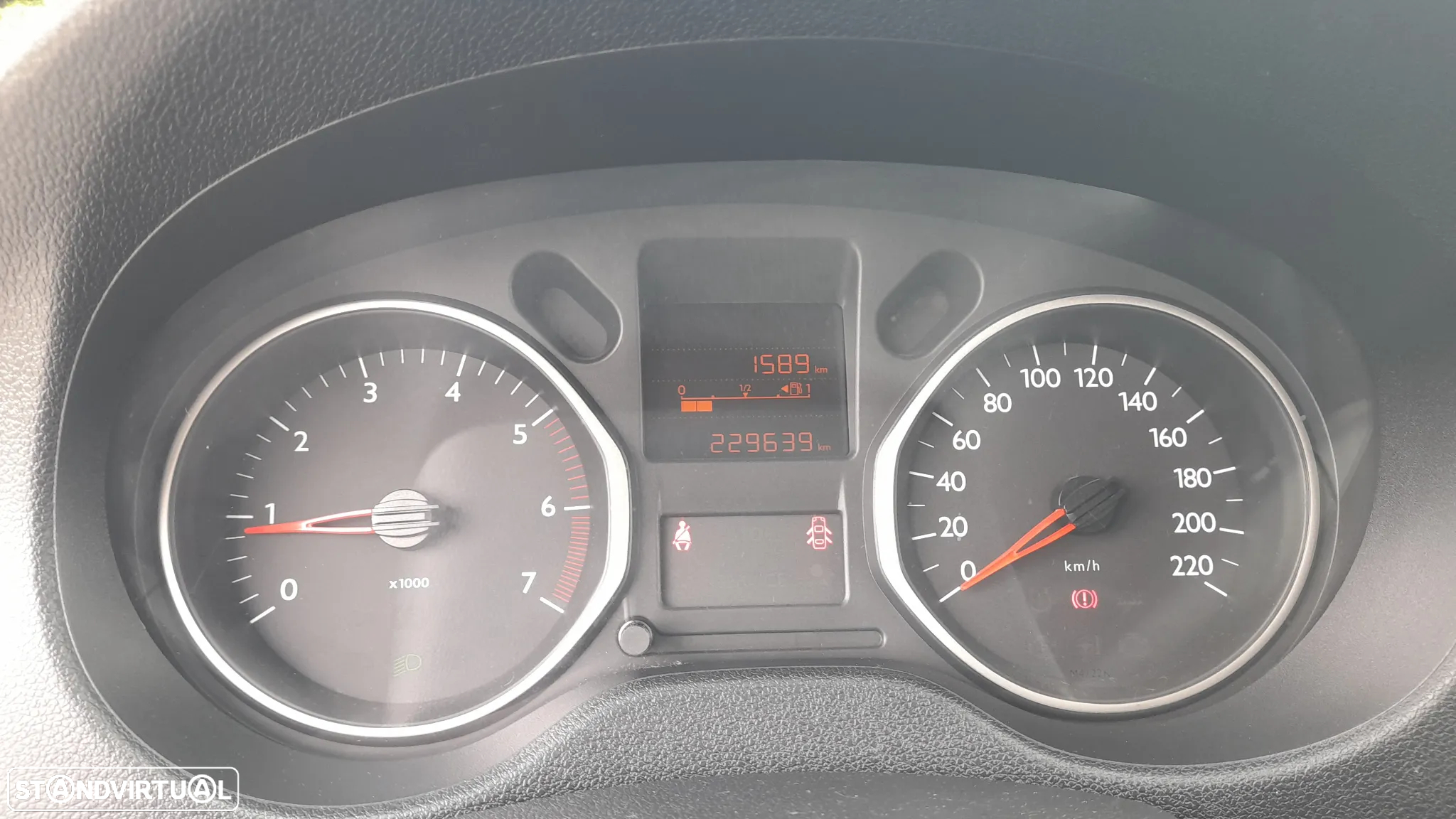 Citroën C-Elysée 1.6 HDi Seduction - 21
