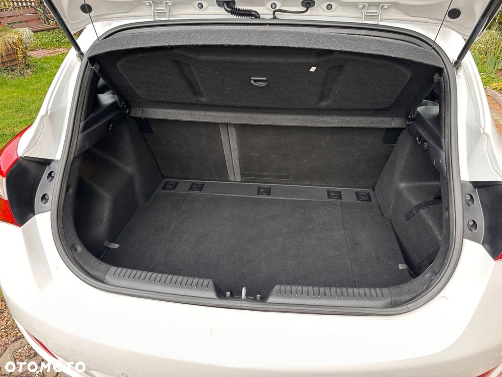 Hyundai i30 1.4 YES - 37