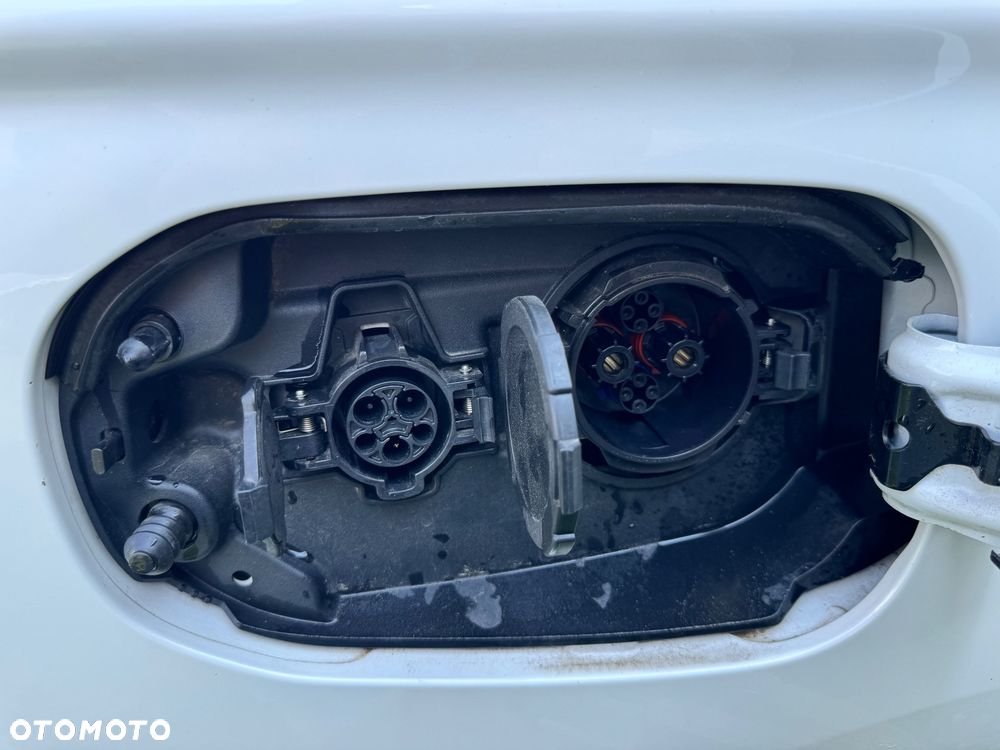Mitsubishi Outlander - 17