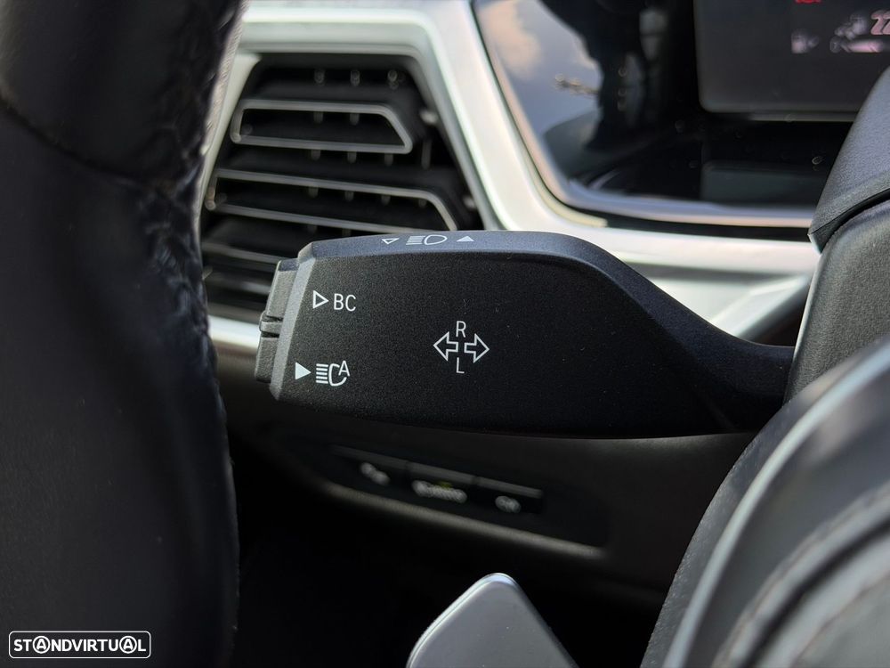 BMW X5 50 e xDrive Pack M Desportivo Pro - 38