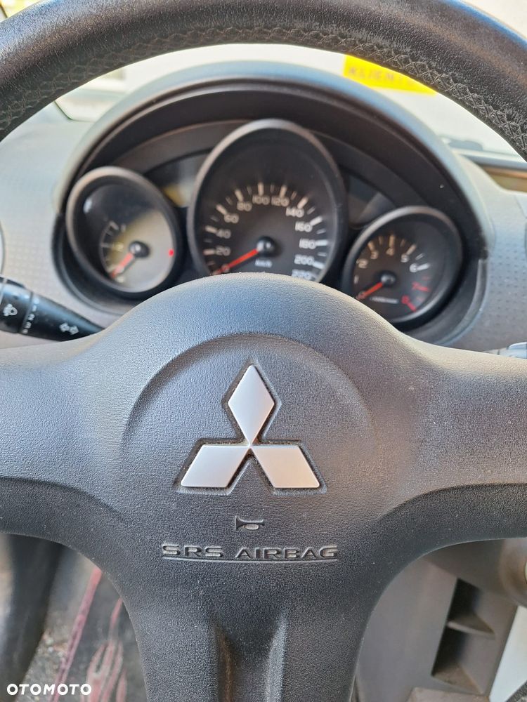 Mitsubishi Colt - 4