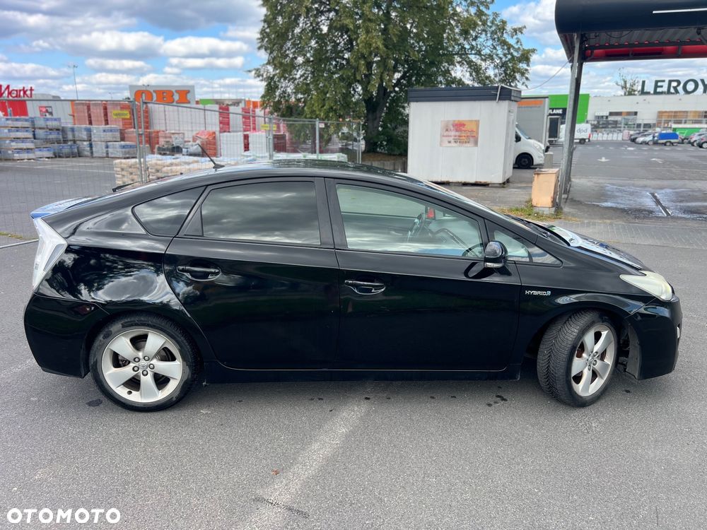 Toyota Prius - 4