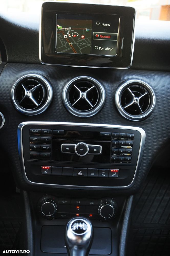 Mercedes-Benz A 180 AMG Line - 26