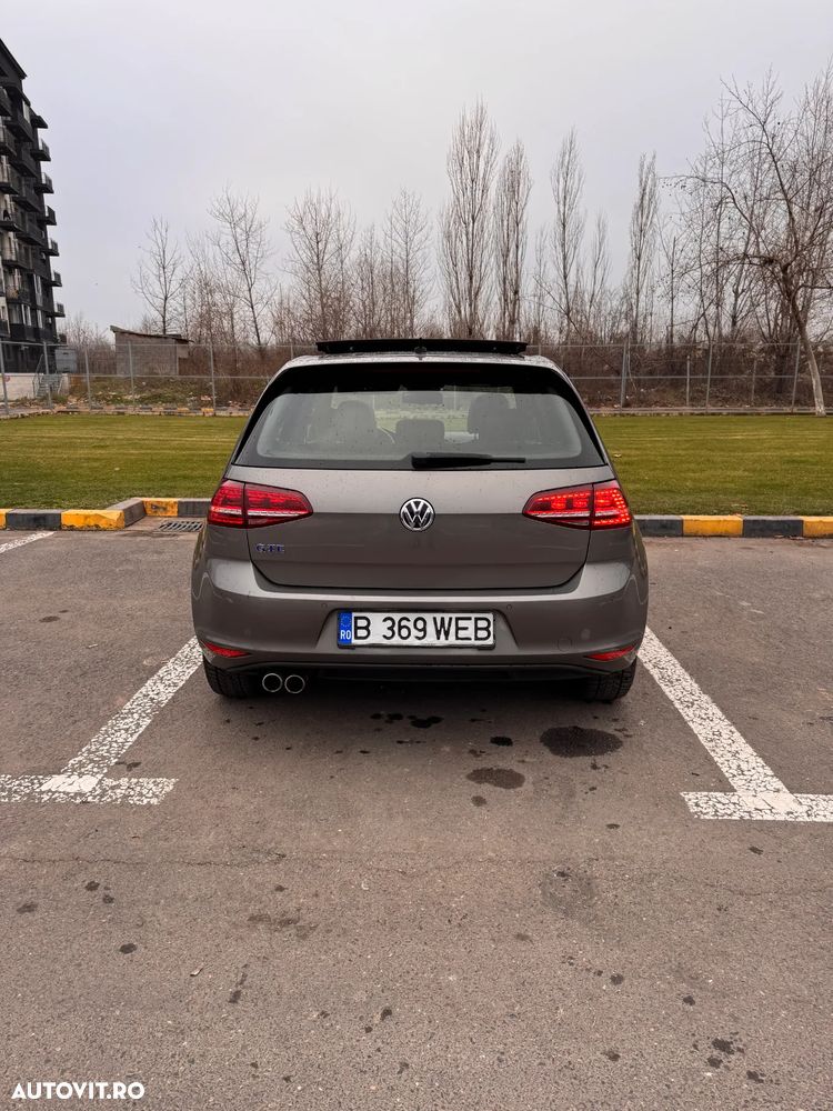 Volkswagen Golf - 13