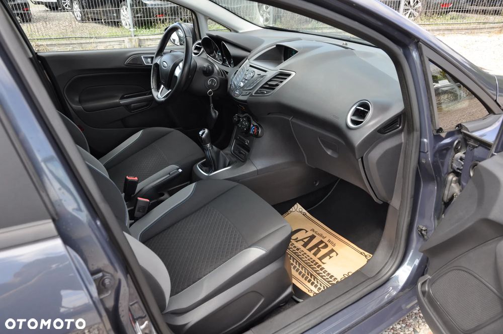 Ford Fiesta 1.25 Celebration - 16