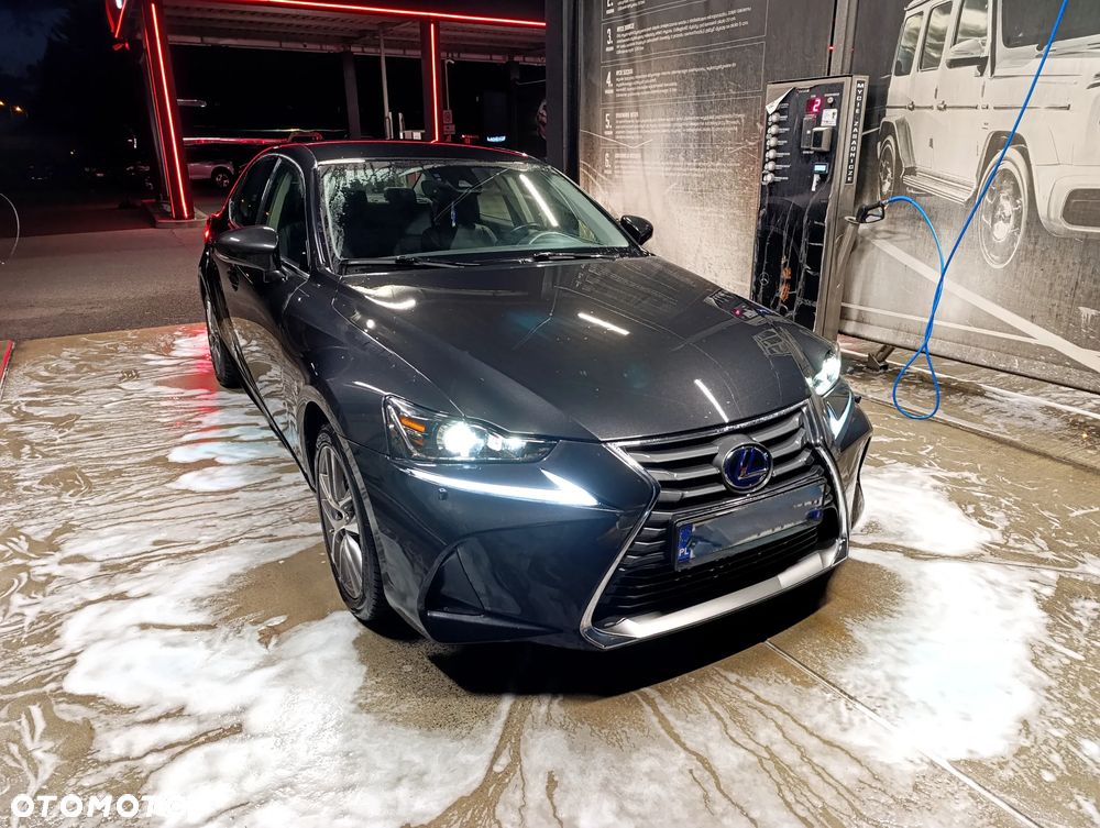 Lexus IS 300h Business Edition - 8