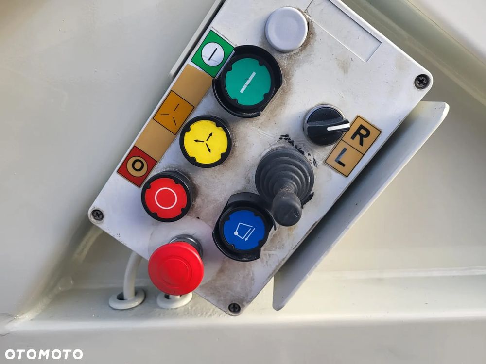 Mercedes-Benz Econic 2630 dwukomorowa - 31