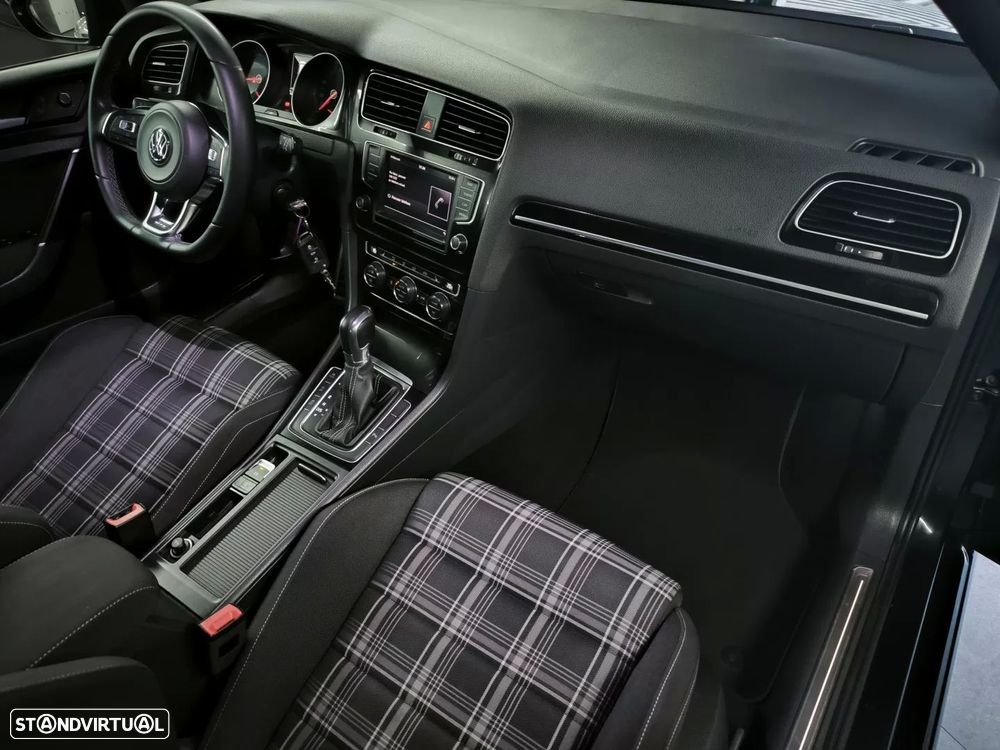 VW Golf 2.0 TDI GTD DSG - 19