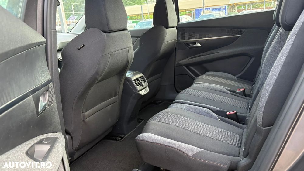 Peugeot 5008 - 23