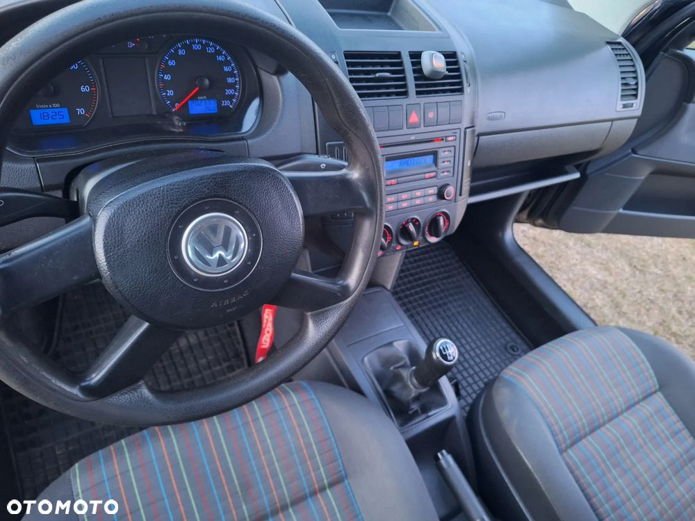 Volkswagen Polo 1.4 Comfortline - 23