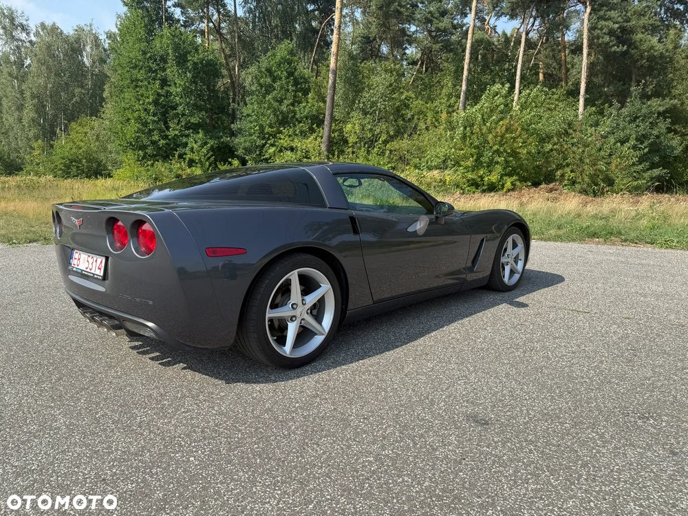 Chevrolet Corvette - 11