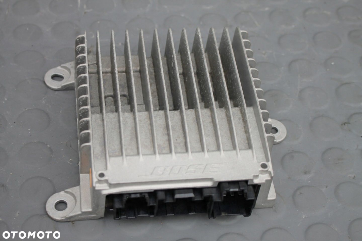 WZMACNIACZ BOSE D10F66A20 MAZDA CX-3 14-21 - 1