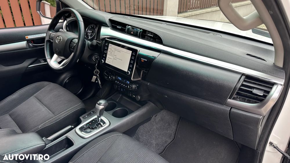 Toyota Hilux 2.8D 204CP 4x4 Double Cab AT Executive - 12