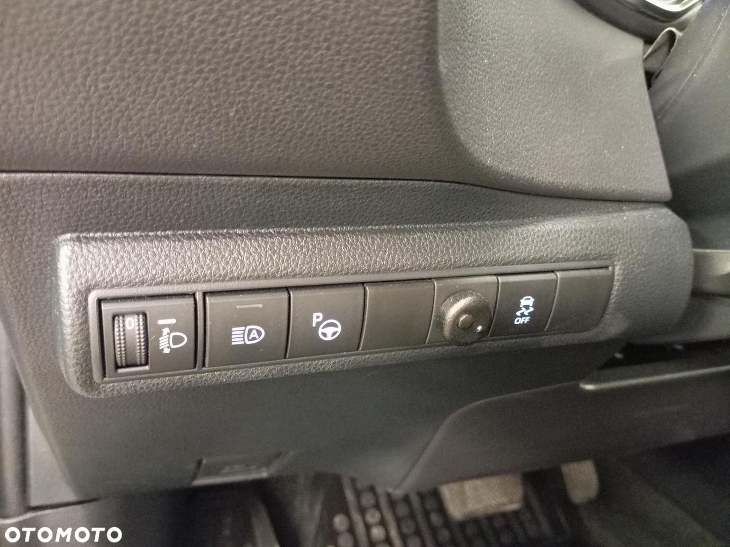 Toyota Corolla - 22