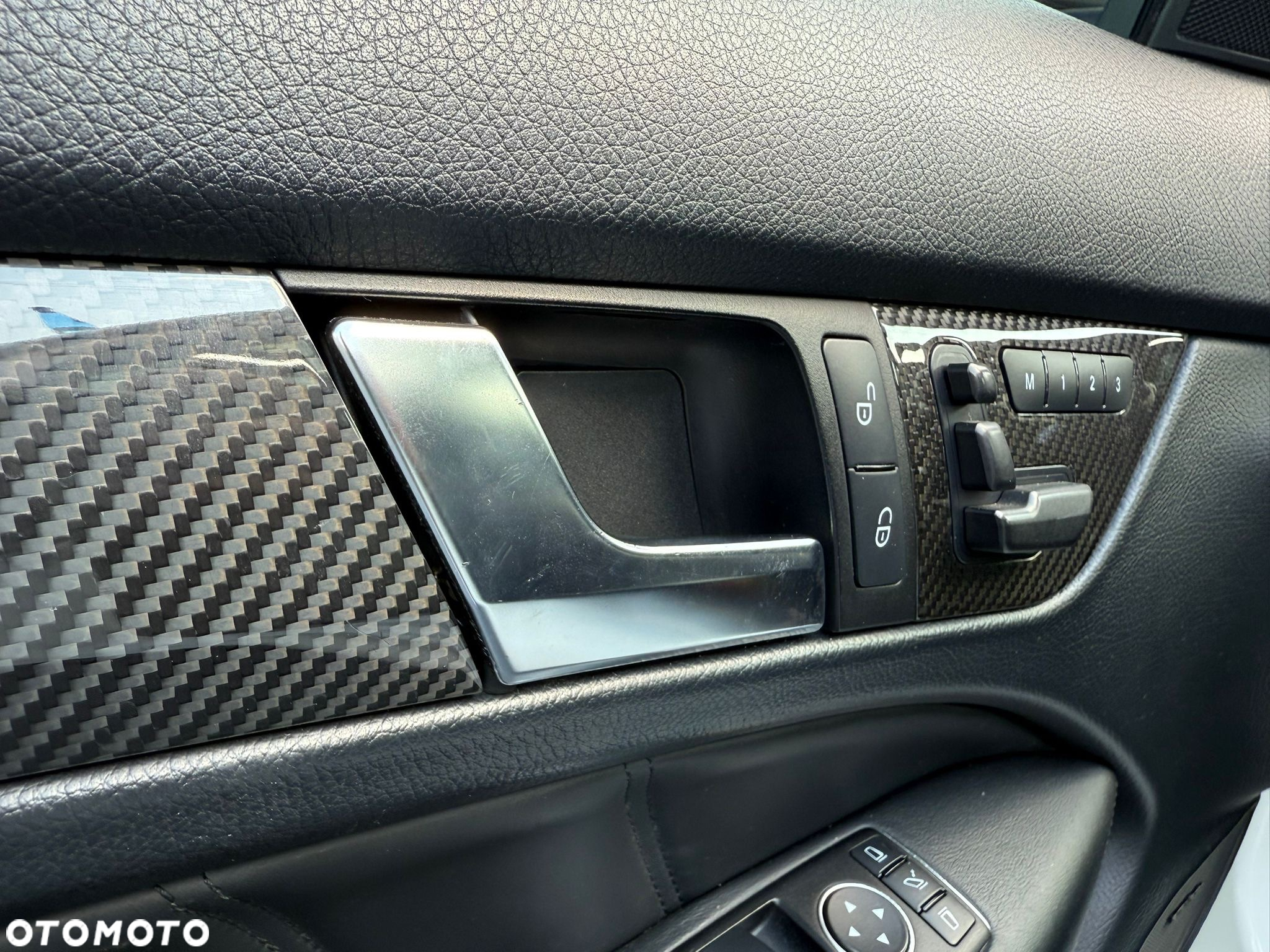 Mercedes-Benz Klasa C 63 AMG Coupe AMG SPEEDSHIFT MCT AMG Performance Package - 32