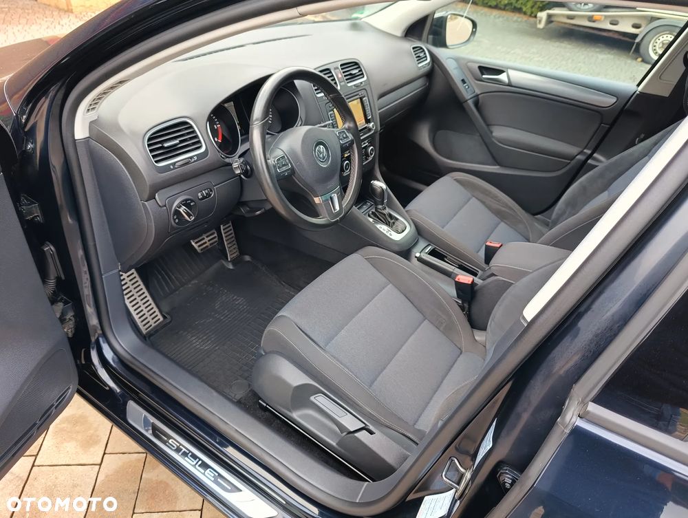 Volkswagen Golf 1.6 TDI DPF DSG Style - 23