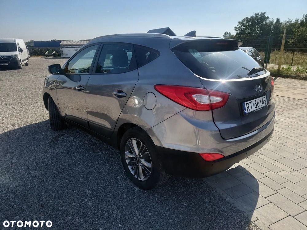Hyundai ix35 2.0 CRDi 4WD Fifa World Cup Gold Edition - 3