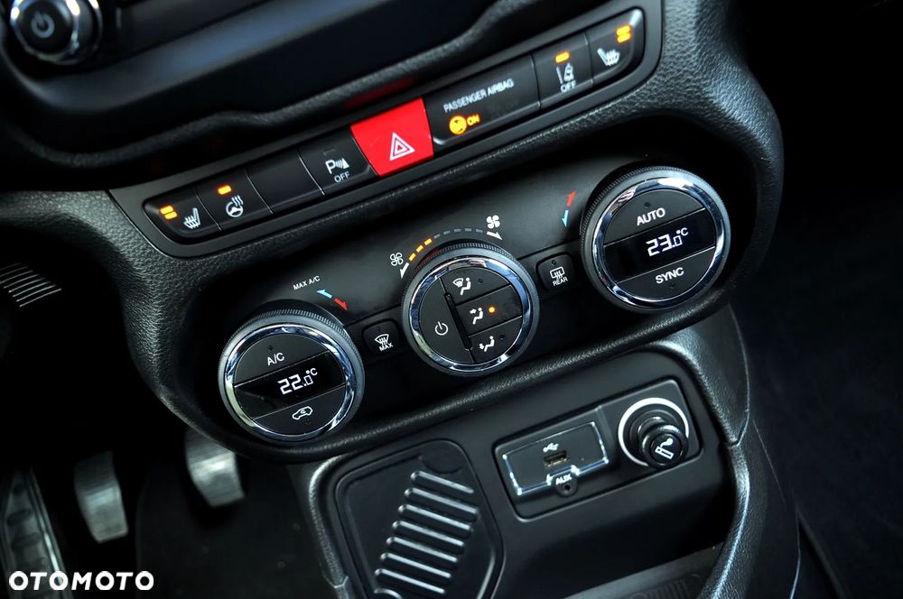 Jeep Renegade 1.4 MultiAir Limited FWD S&S - 32