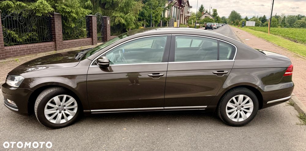 Volkswagen Passat 2.0 TDI Comfortline - 12