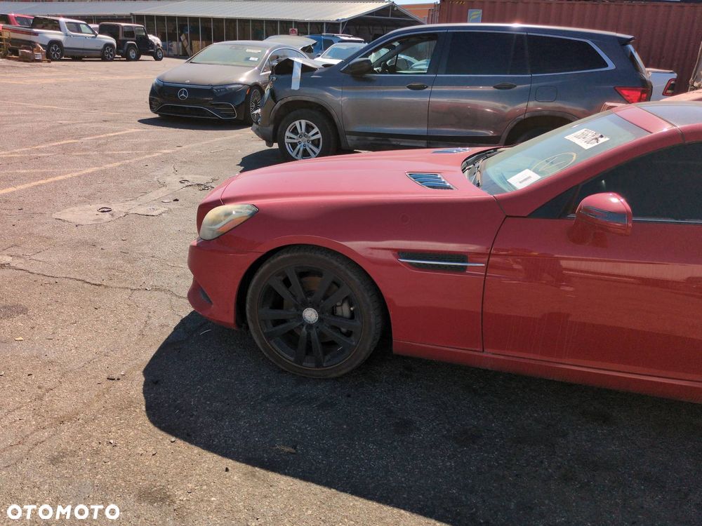Mercedes-Benz SLC 300 9G-Tronic - 39