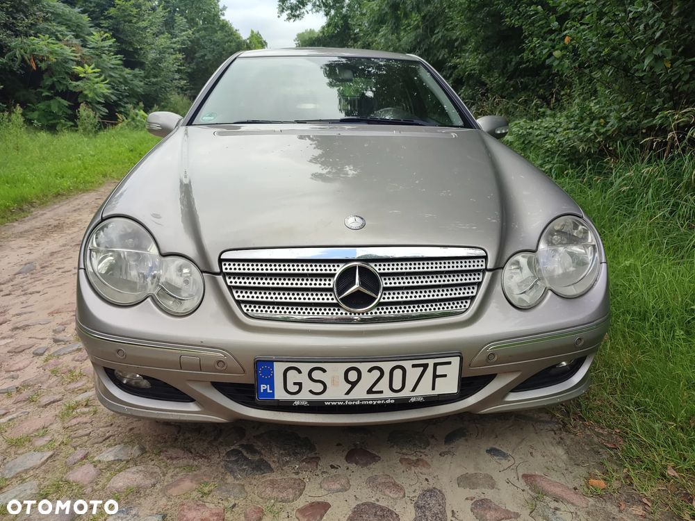 Mercedes-Benz Klasa C 220 CDI Sportcoupe Automatik - 26