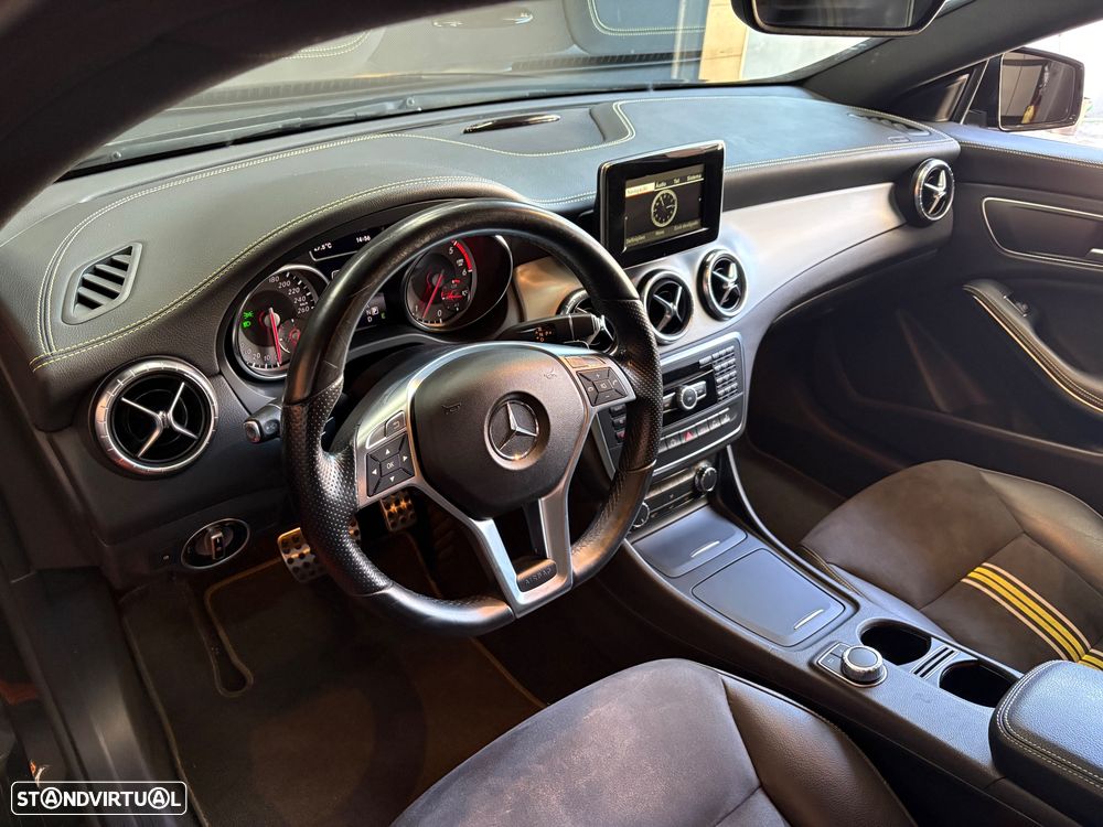 Mercedes-Benz CLA 220 CDI 7G-DCT AMG Line - 15