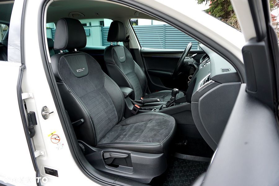 Skoda Octavia 2.0 TDI 4x4 DSG Scout - 28