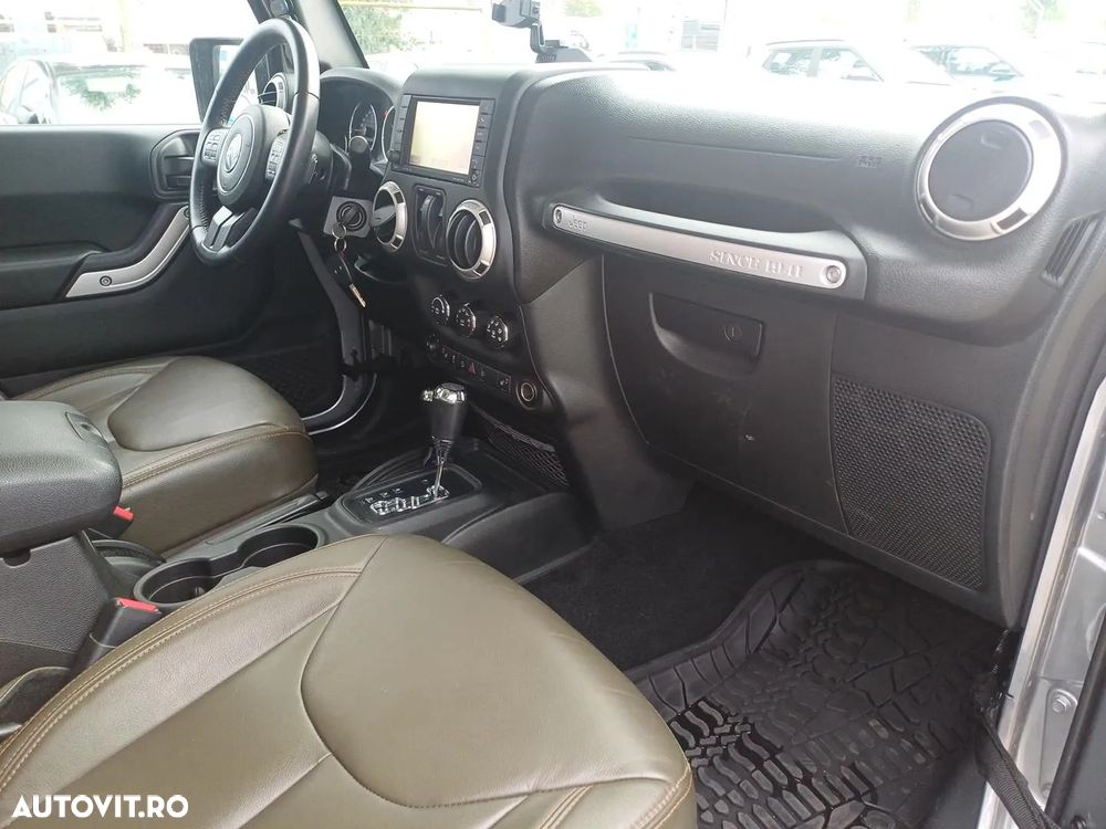 Jeep Wrangler 2.8 CRD AT Sahara - 25