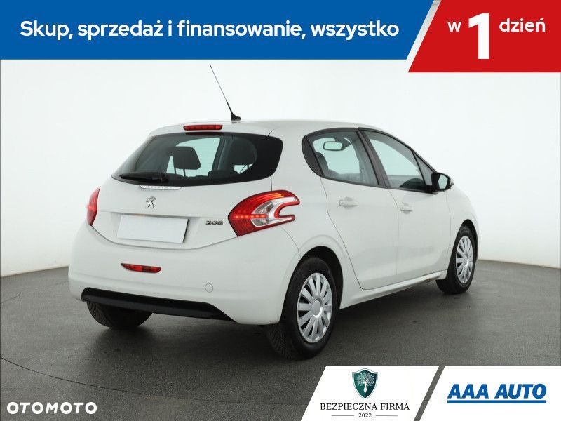 Peugeot 208 - 6