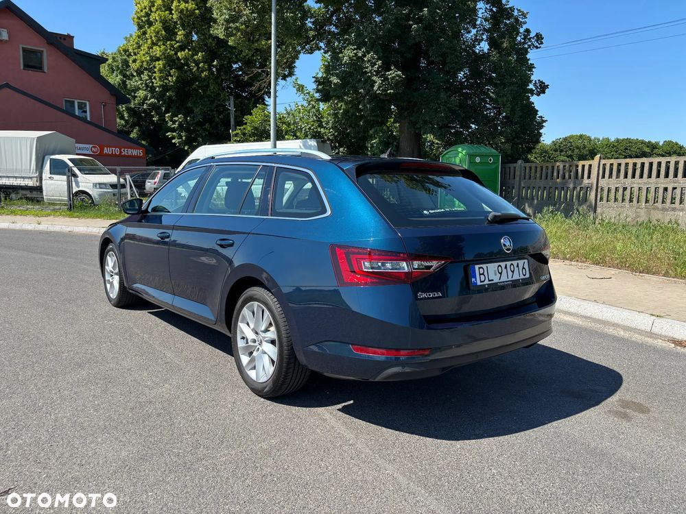Skoda Superb 2.0 TDI Ambition - 8