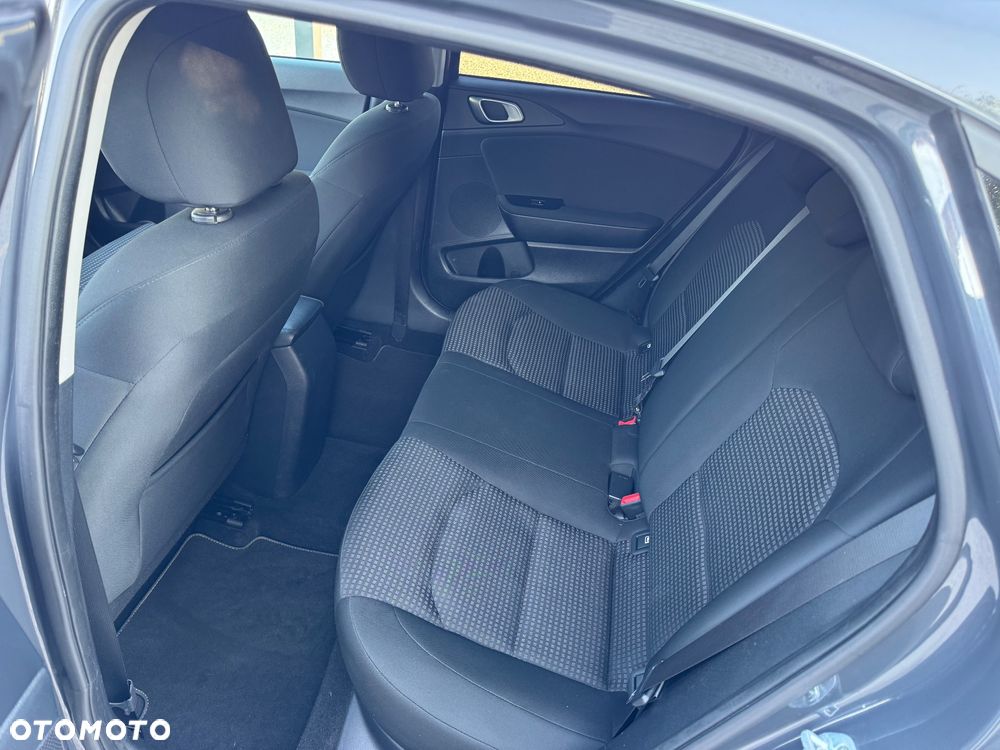 Kia Ceed 1.4 L Business Line Plus - 17