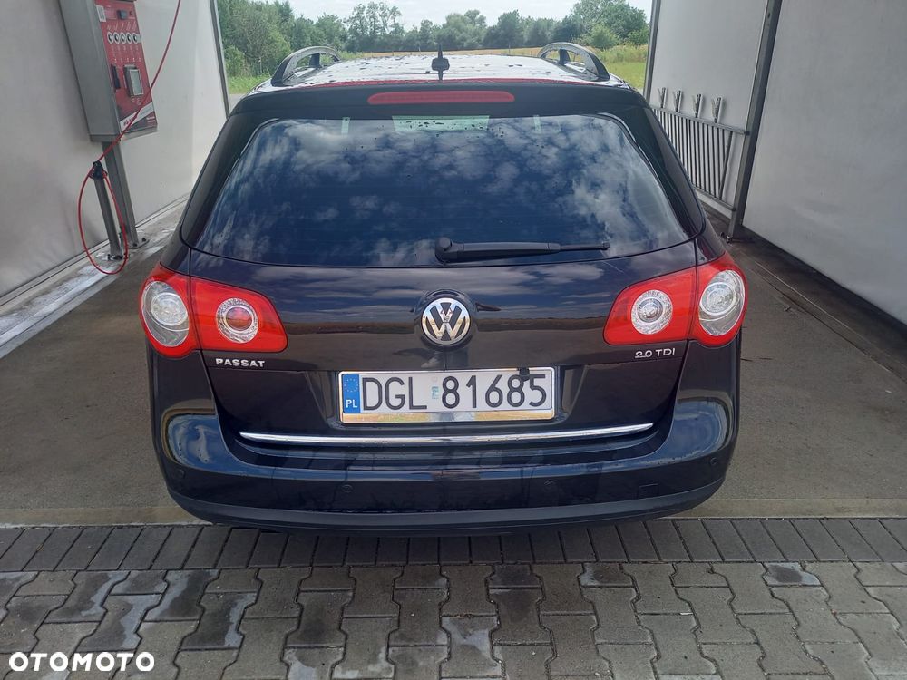 Volkswagen Passat 2.0 TDI Comfortline - 8