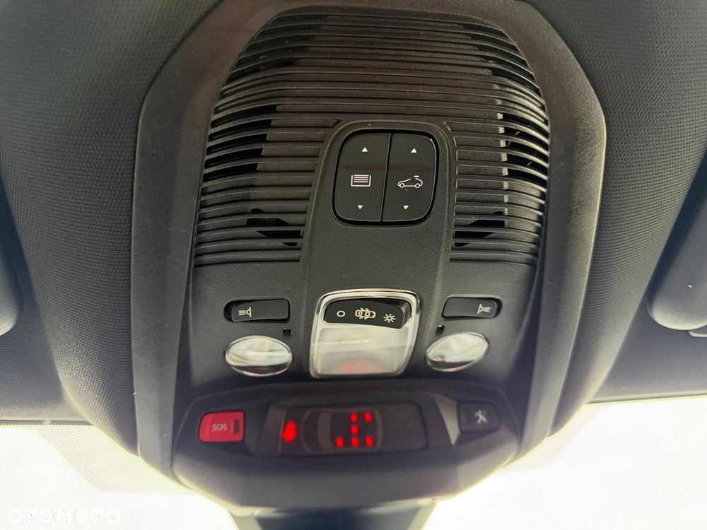 Peugeot 5008 - 25