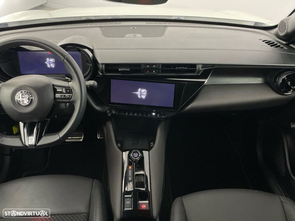 Alfa Romeo Junior 1.2 eDCT6 - 9