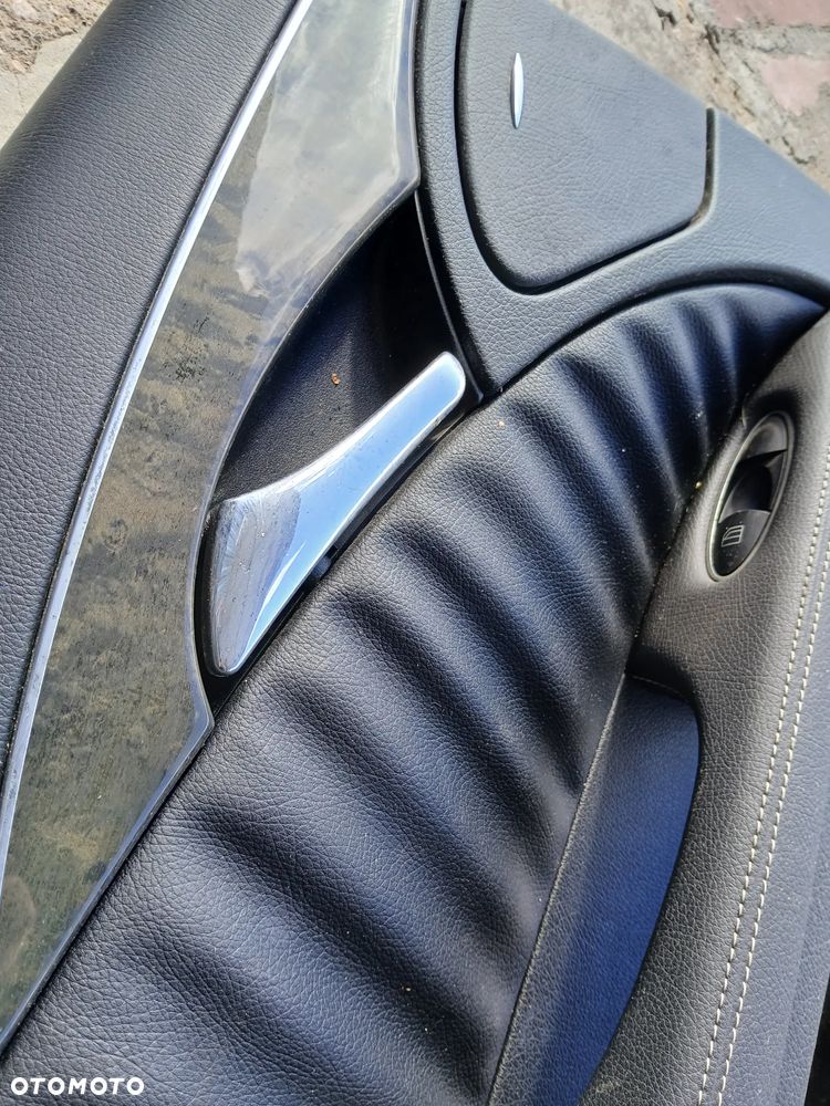MERCEDES E 211 tapicerka boczek drzw czarna skora - 8