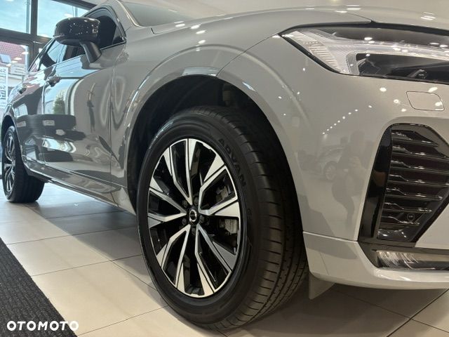 Volvo XC 60 B4 B Plus Dark - 19