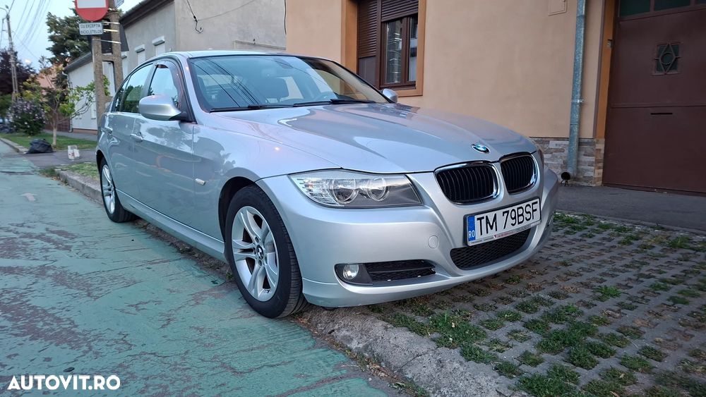 BMW 3 Series 2010 photo 2