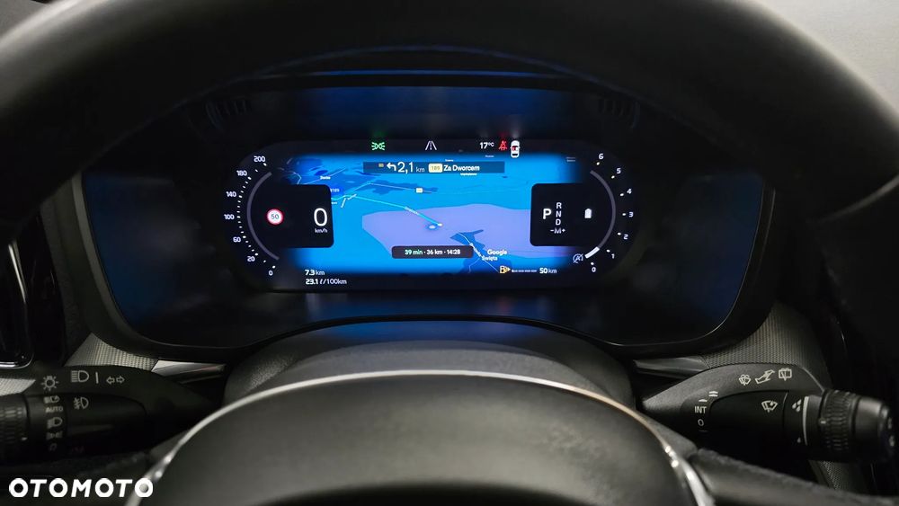 Volvo XC 60 B4 D Plus Dark - 24