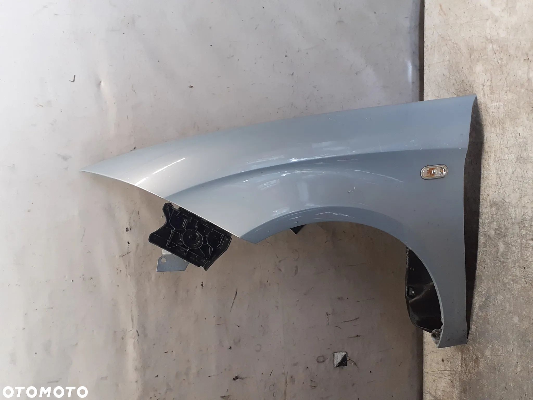 * BŁOTNIK LEWY PRZÓD SEAT TOLEDO III ALTEA LST5 BŁĘKITNY - 1