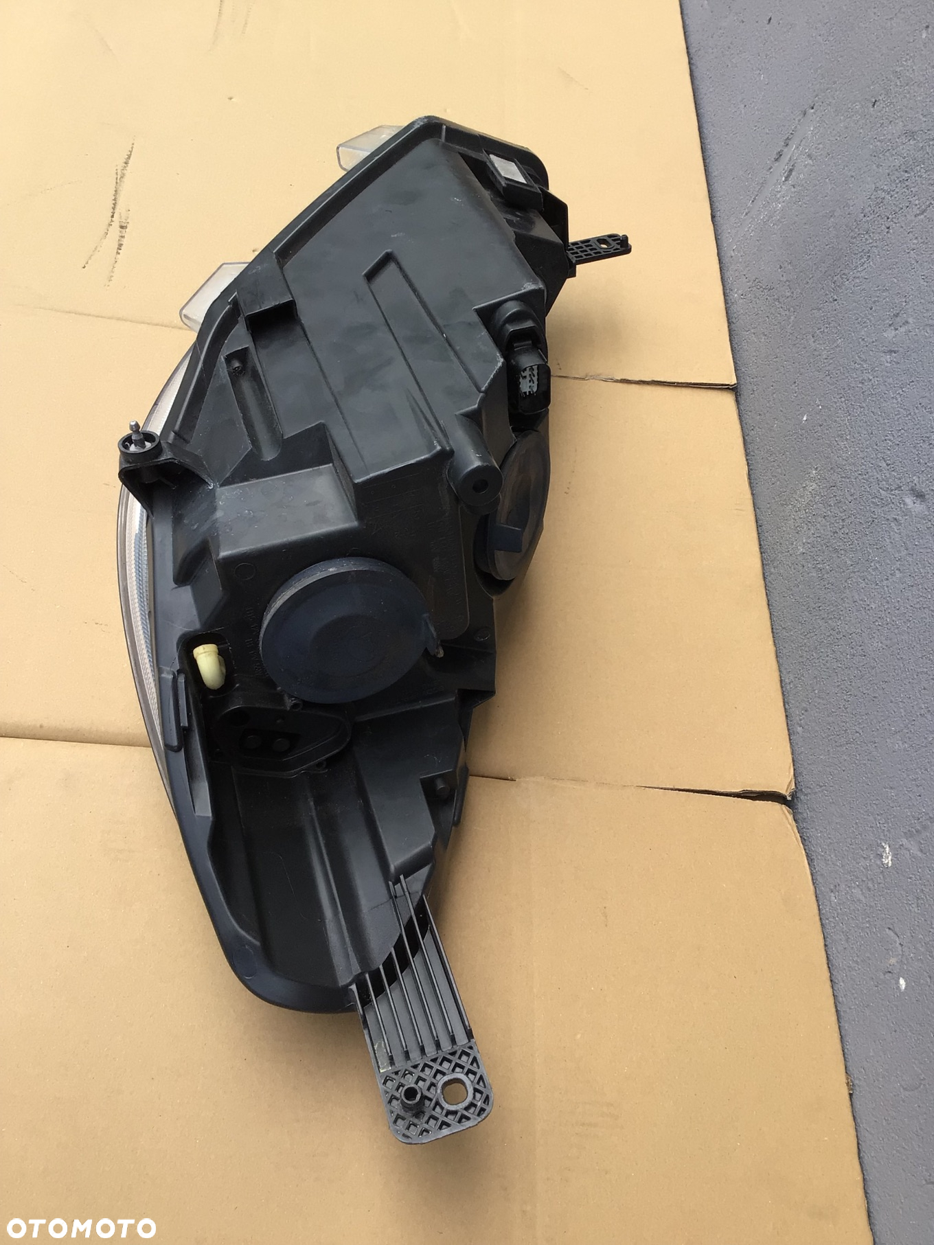 Lampa przednia prawa Ford fiesta mk8 zwykła - 7