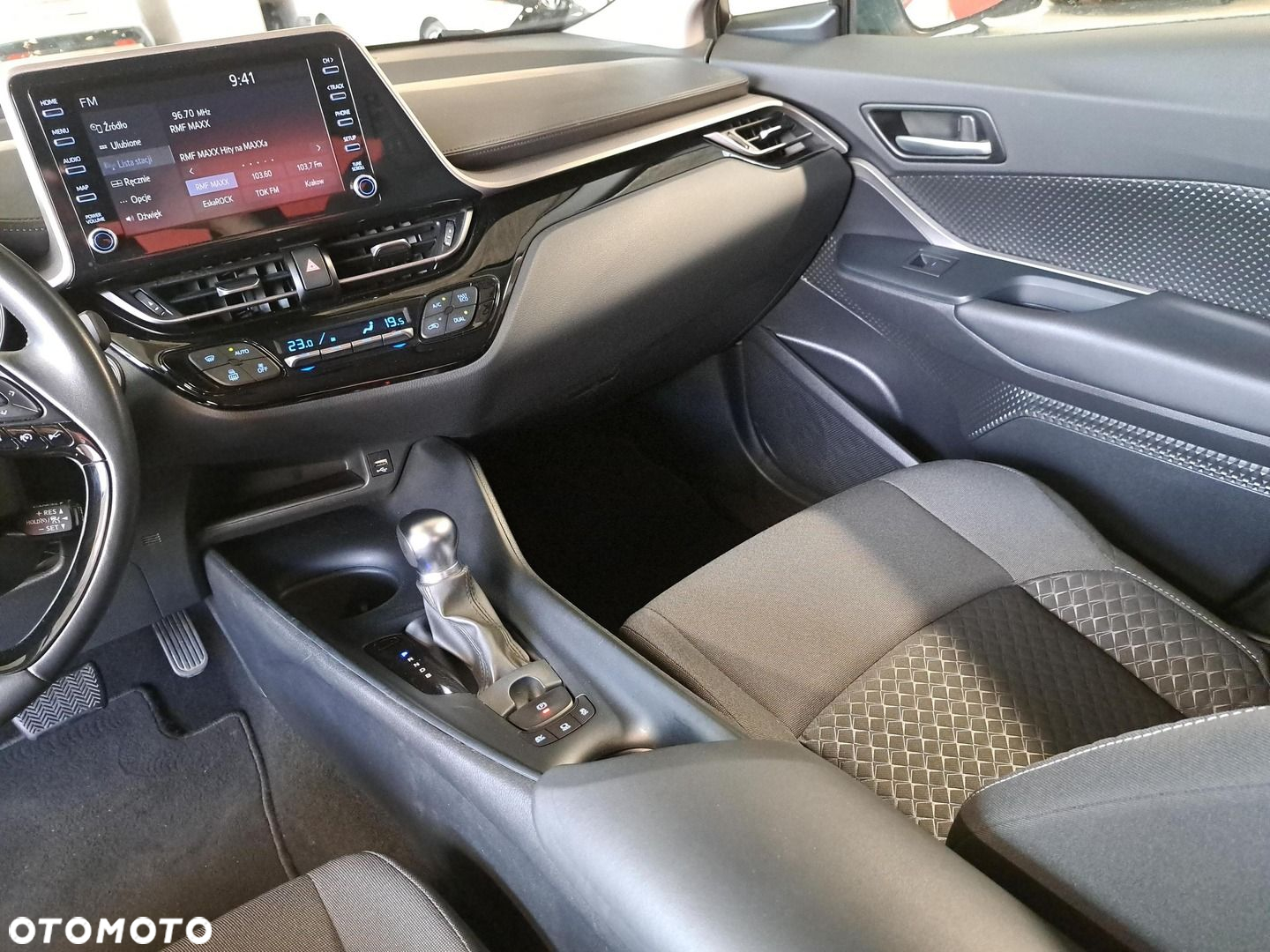 Toyota C-HR - 25